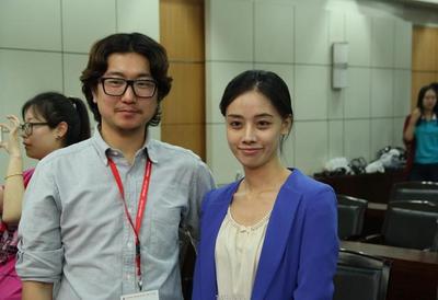 此人是最&ldquo;冷&rdquo;女翻譯,是外交部的美女之一,幾乎從沒(méi)笑過(guò)