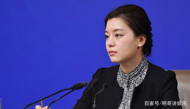 她是最美翻譯官,外交部的冰山美人,網(wǎng)友:顏值與實力并存